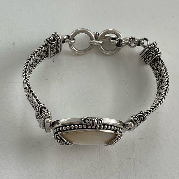 Ornate Indonesian Mother of Pearl Bracelet - Picture 8 of 12